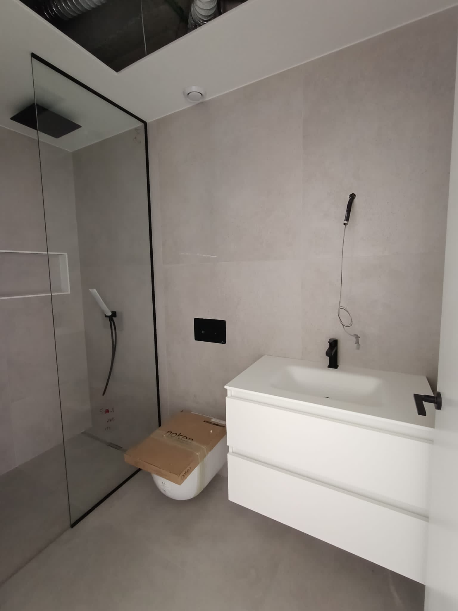 Azulejo PRO Portafolio. Instalación los azulejos, losas, baldosas