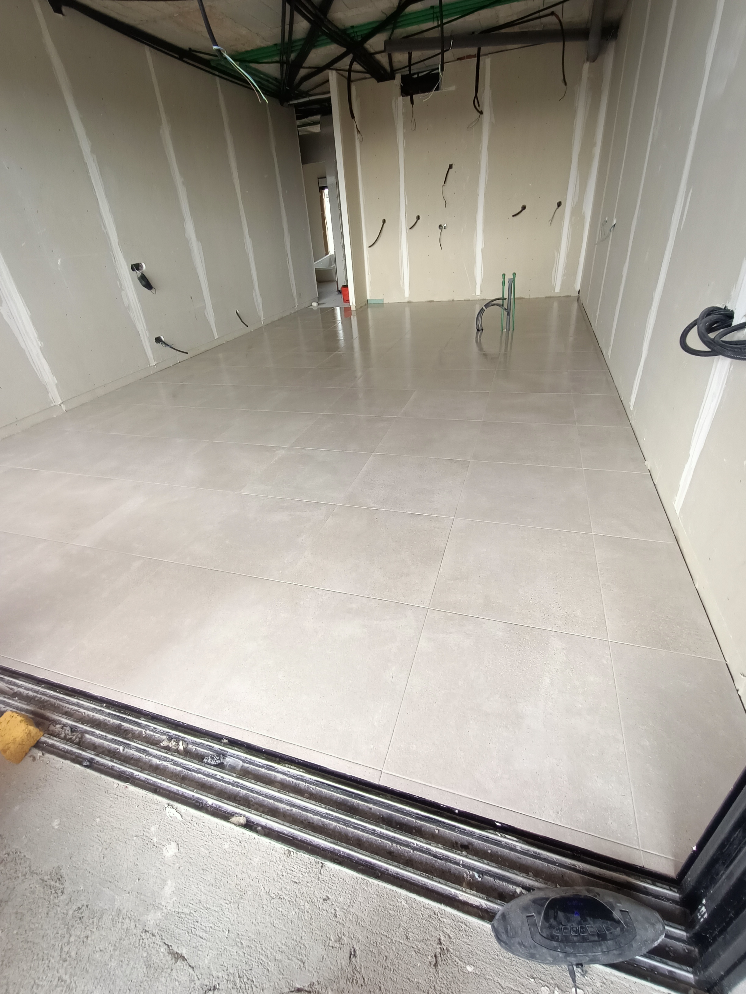 Azulejo PRO Portafolio. Instalación los azulejos, losas, baldosas