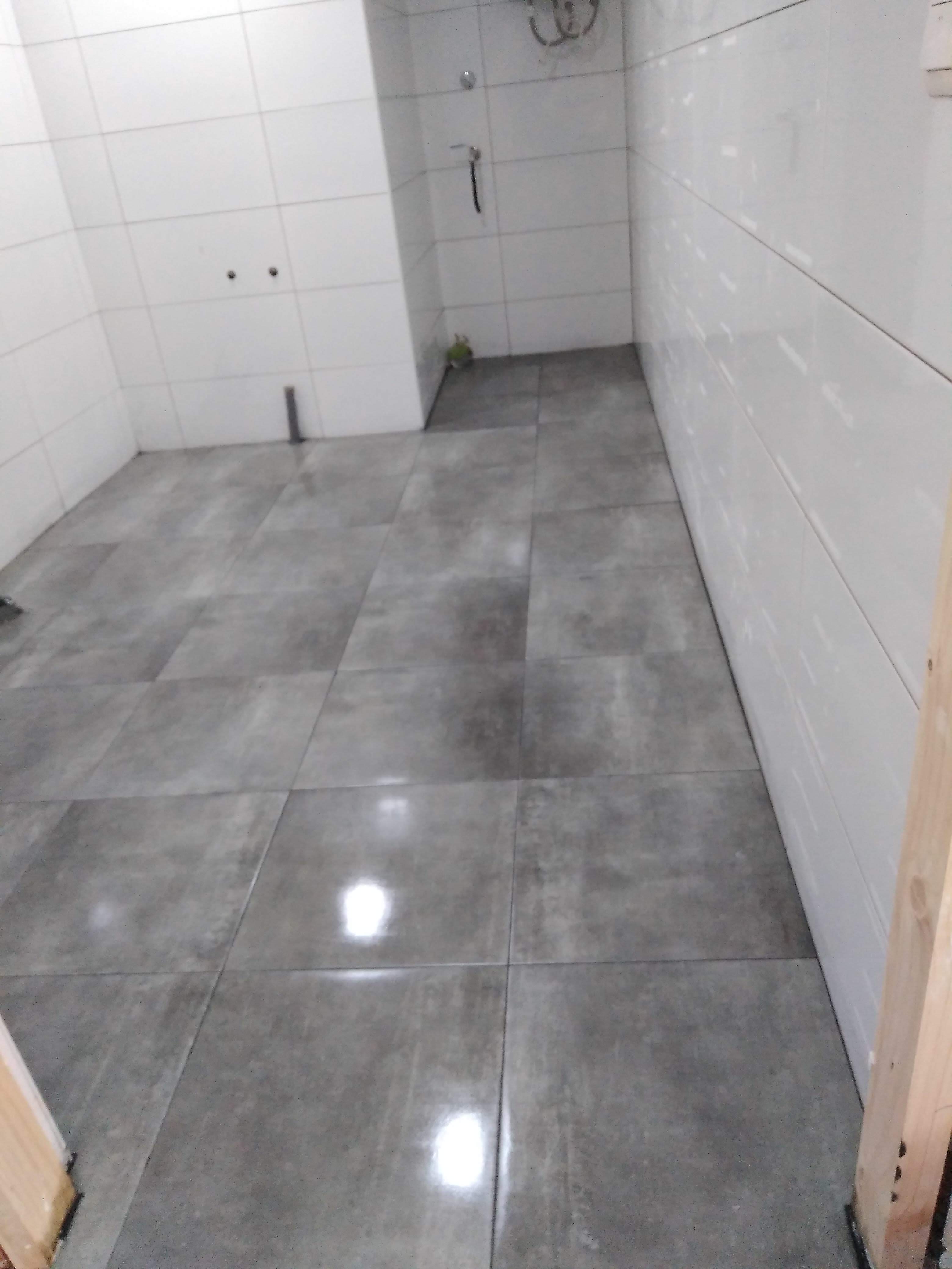 Azulejo PRO Portafolio. Instalación los azulejos, losas, baldosas