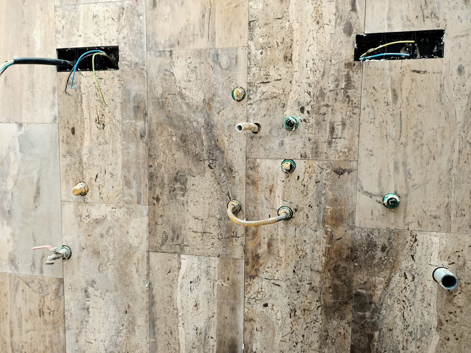 Azulejo PRO Portafolio. Instalación los azulejos, losas, baldosas