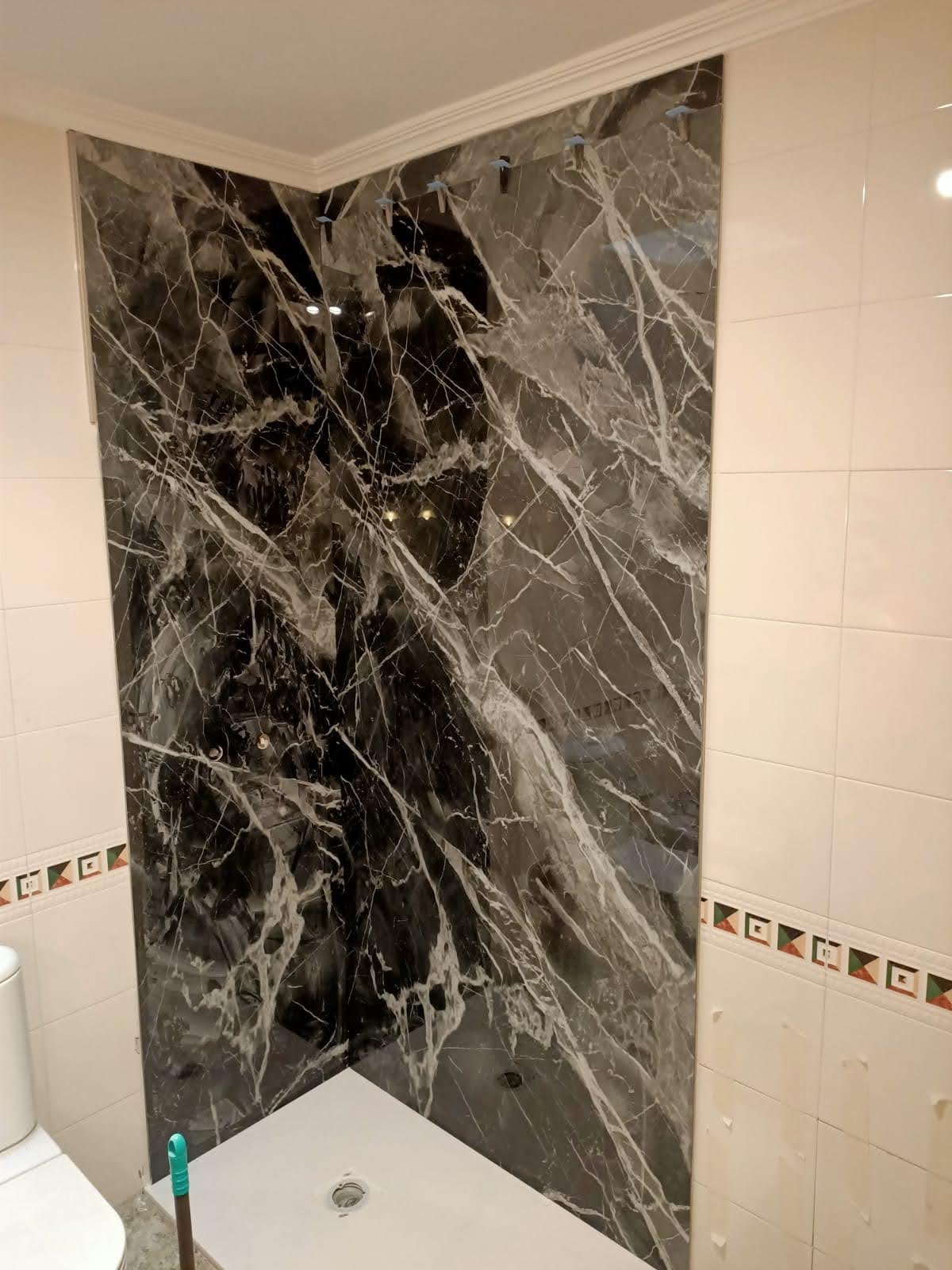 Azulejo PRO Portafolio. Instalación los azulejos, losas, baldosas