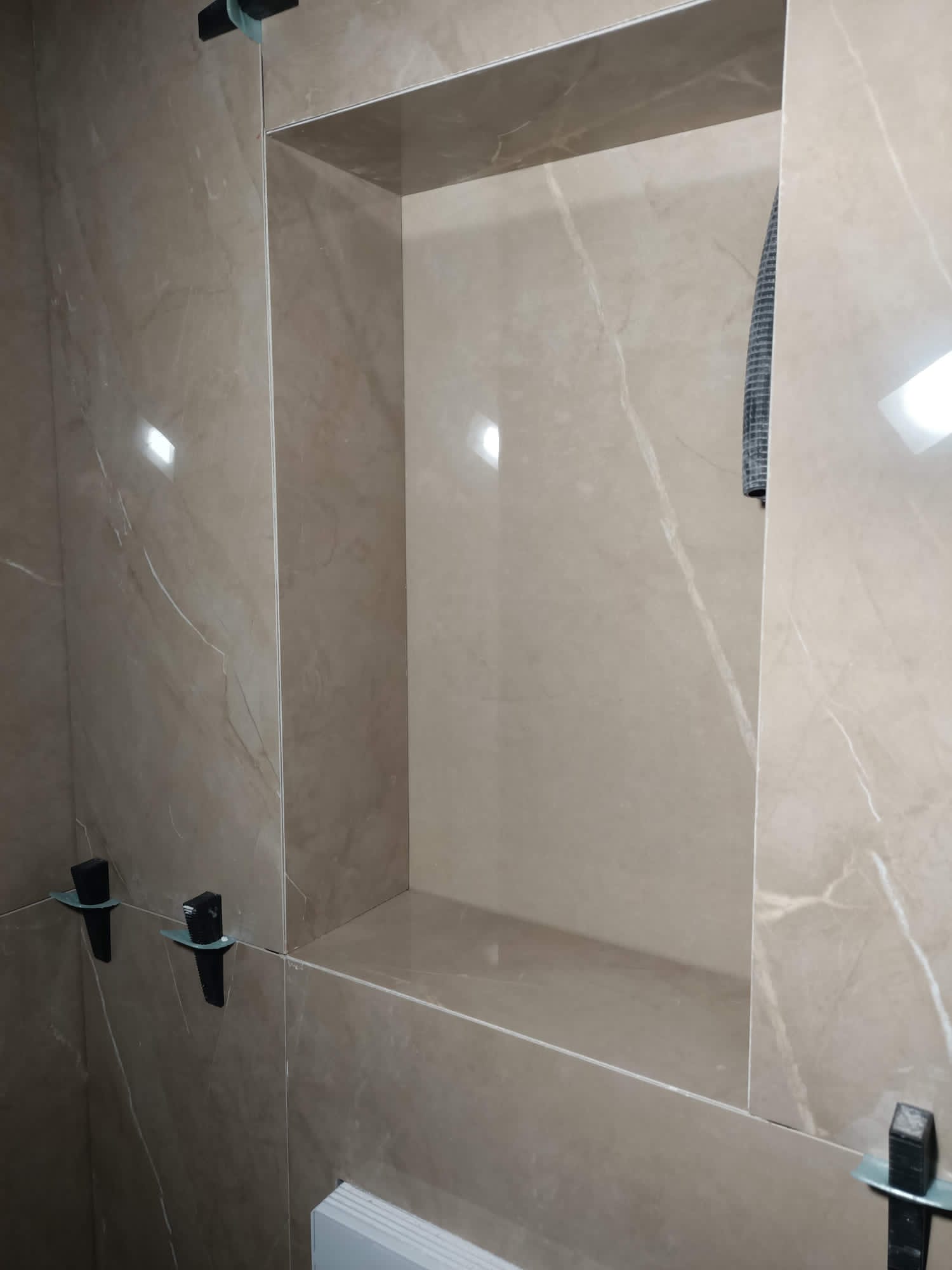 Azulejo PRO Portafolio. Instalación los azulejos, losas, baldosas